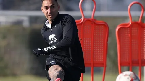 Javier Correa regresó a los entrenamientos en Colo Colo