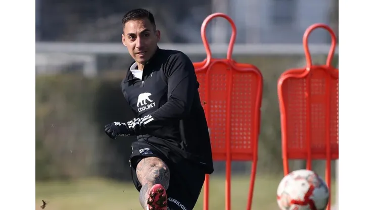 Javier Correa regresó a los entrenamientos en Colo Colo