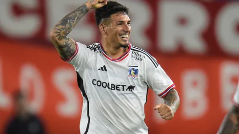 Alan Saldivia será el lateral derecho albo ante Santa Cruz. (Foto: Photosport)