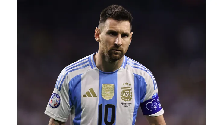 Le piden a Lionel Messi salir a pedir disculpas.