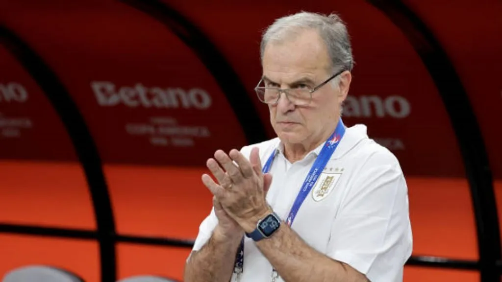 Marcelo Bielsa acaparó portadas en el mundo tras disparar contra la organización de Copa América.