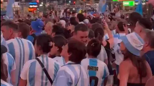 Hinchas chilenos trolean a argentinos en Times Square