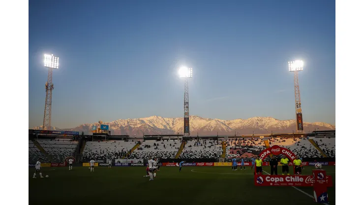 Colo Colo quiere jugar con una gran cantidad de público ante Deportes Santa Cruz. (Foto: Photosport)