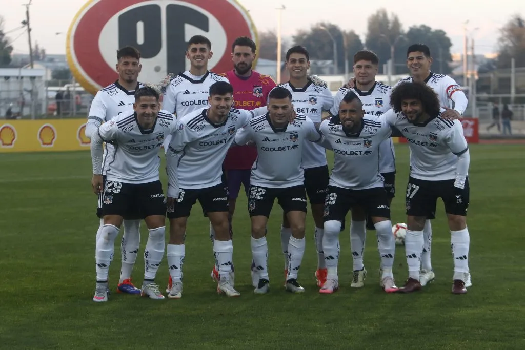 Colo Colo solo pudo empatar con Deportes Santa Cruz en Curicó. (Foto: José Robles/Photosport)