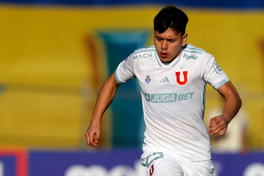 Vásquez, sigue deslumbrando en el primer equipo azul (Photosport)