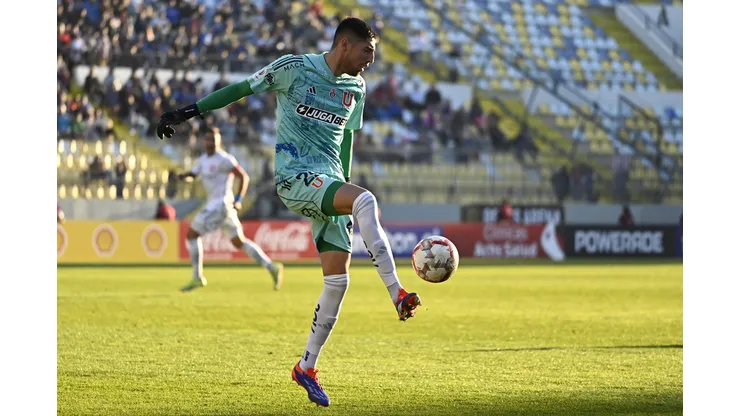 Gabriel Castellón fue titular en visita de la U ante Everton. (Foto: Photosport)