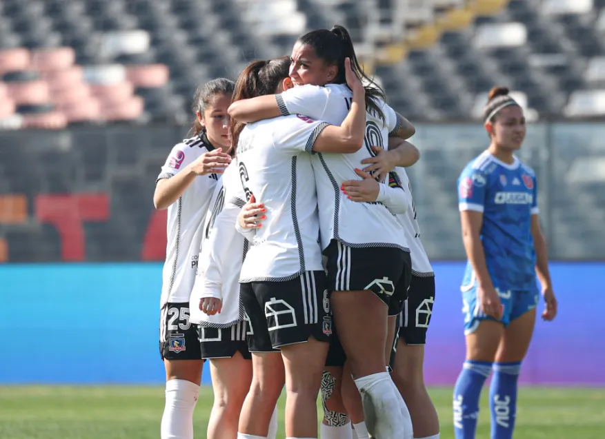 Las albas festejaron un nuevo triunfo ante la U en el Monumental | FOTO: Colo Colo