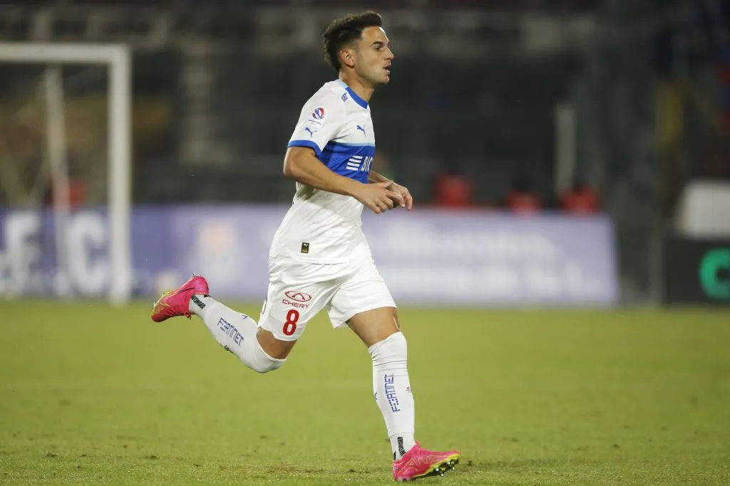 El nivel de Menossi no terminó de convencer a los hinchas de la UC | FOTO: Jonnathan Oyarzun/Photosport