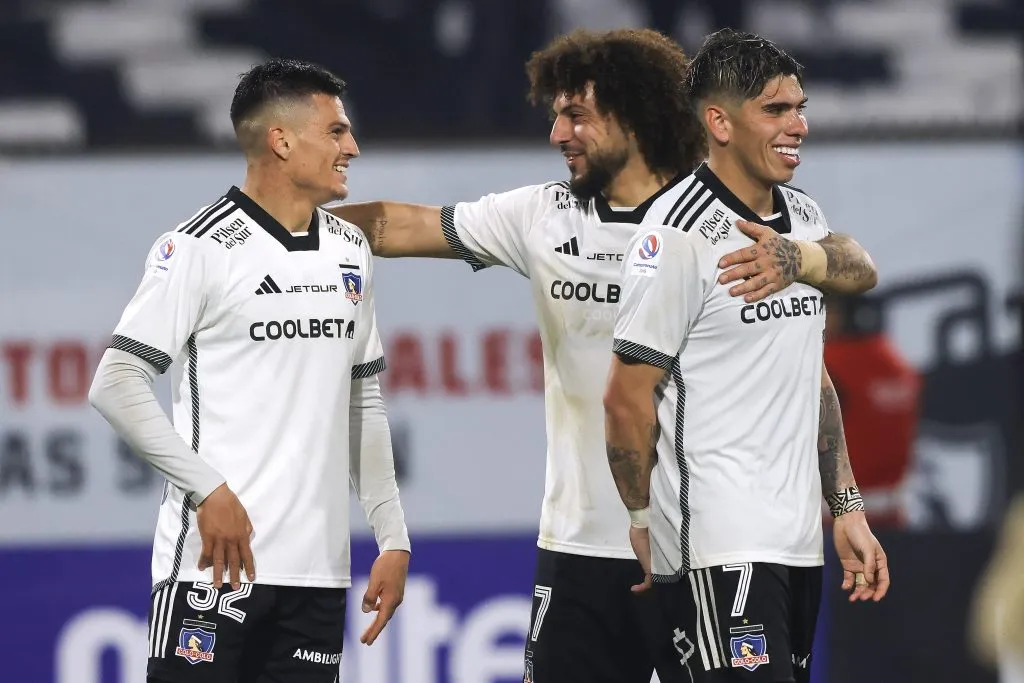 Colo Colo buscará un buen resultado de visita ante Deportes Santa Cruz para llegar en buena posición a definir la llave en el Monumental. (Foto: Photosport)