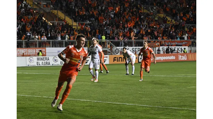 Cristian Insaurralde será titular en la visita de Cobreloa a Deportes Iquique. (Foto: Photosport)