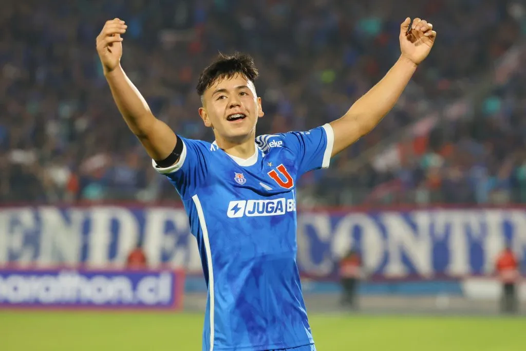 Ignacio Vásquez se ganó un puesto en el plantel profesional de Universidad de Chile.