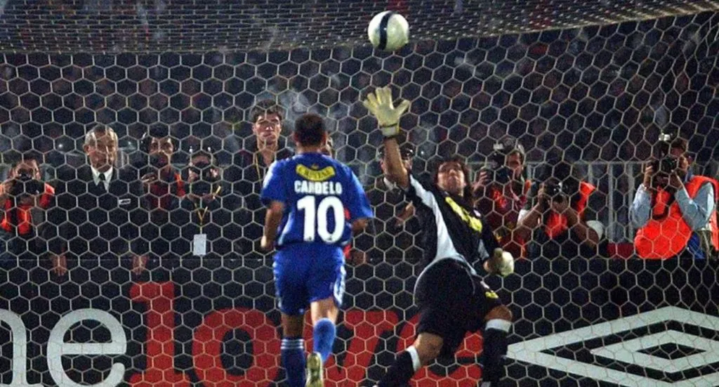 El recordado penal atajado de Bravo a Candelo | FOTO: Archivo