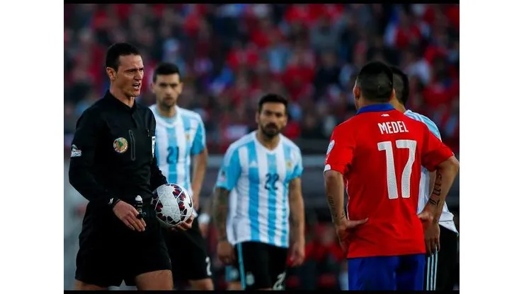 Amigo de Wilmar Roldán se quedó con la pelota de la final de la Copa América 2015