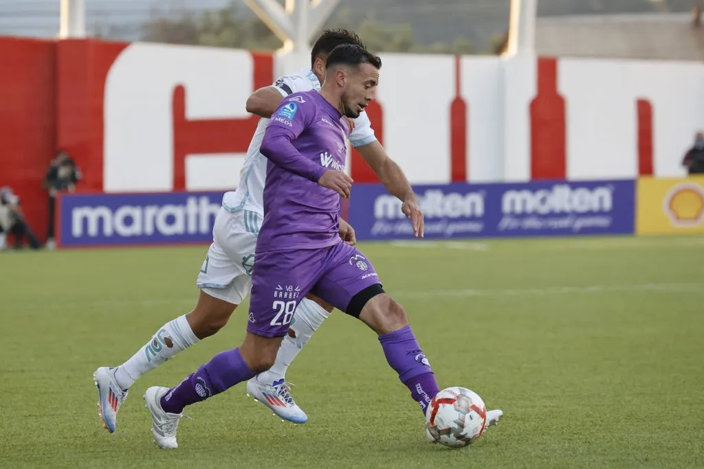 Roberto Cereceda jugó los dos duelos ante Universidad de Chile.
