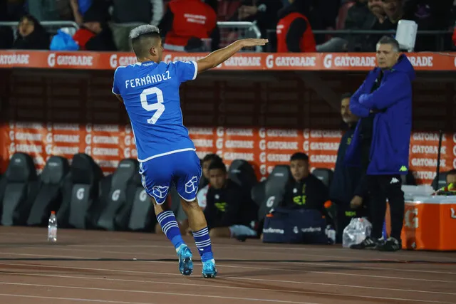 Fernández es la gran figura en el ataque azul | Foto: Photosport