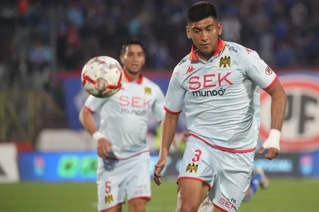 Miguel Ponce se lanzó contra Valentín Vidal. El zaguero encontró una fuerte respuesta a sus declaraciones.