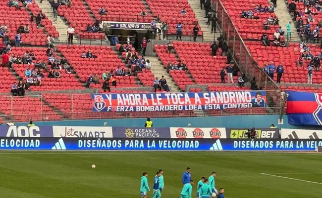 Ante UE, los hinchas desplegaron este lienzo en apoyo del Bombardero (Bolavip)