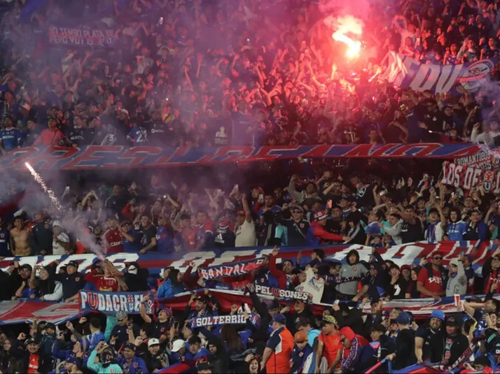 Hijo del Chupete Suazo revoluciona a hinchas de la U