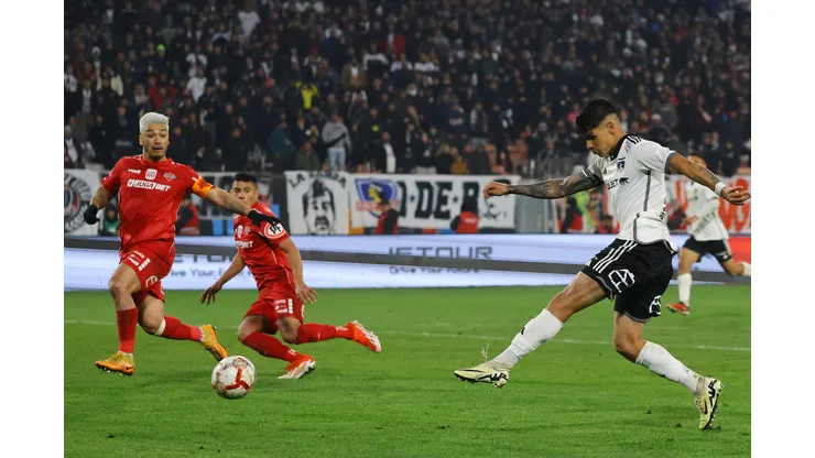 Erick Wiemberg anotó un golazo para Colo Colo (Foto: Marcelo Hernandez/Photosport)