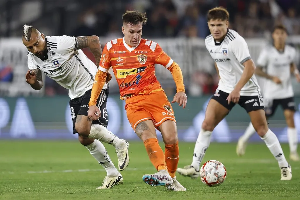 Cobreloa quiere vencer a Colo Colo en el Estadio Zorros del Desierto.