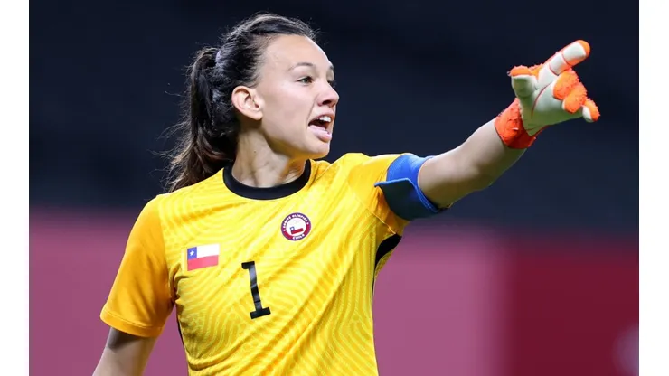 Luis Mena tendría a Tiane Endler en su lista de buena fe para la Liga de Naciones (Foto: Photosport)
