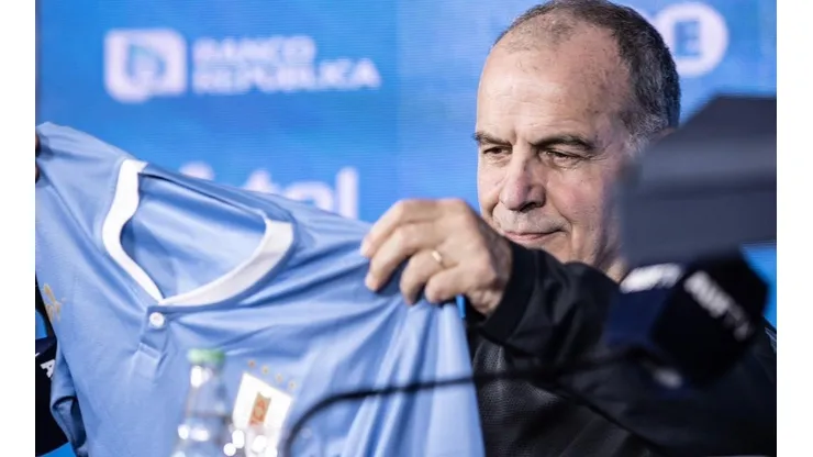 Bielsa es presentado como técnico de Uruguay.