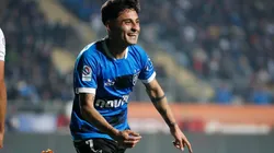 Marcos González le hace la cruz a Javier Altamirano