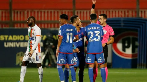Darío Osorio vio la cartulina roja y fue blanco de críticas en la U