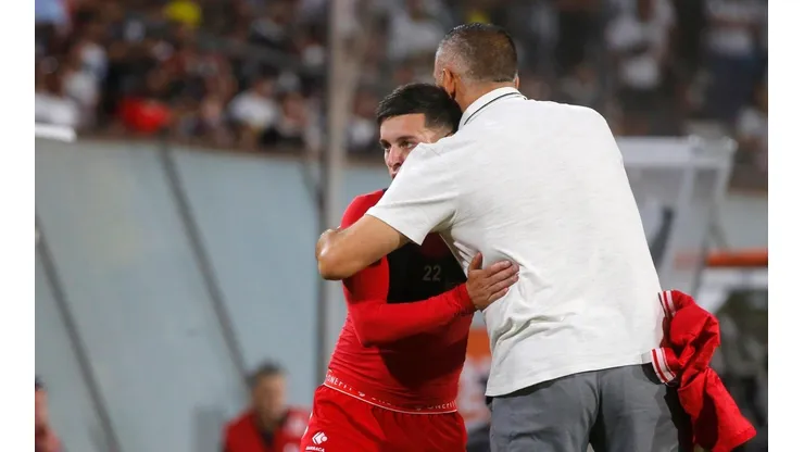 Aránguiz no la pasa para nada bien en Ñublense.