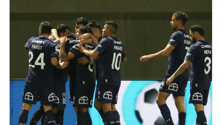 Los cruzados lograron un importante triunfo ante los atacameños