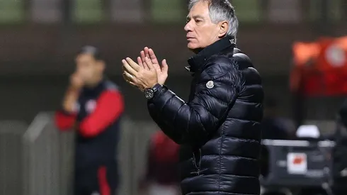 Ariel Holan podrá respirar tranquilo por una semana más.