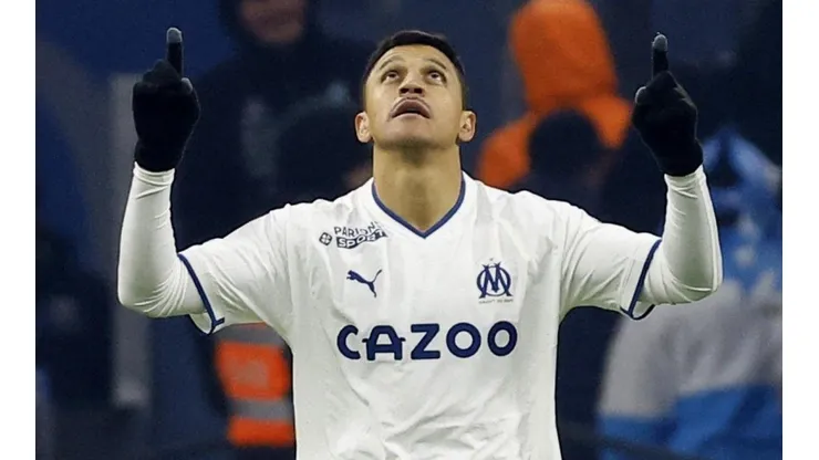 Alexis Sánchez le da el empate momentáneo al Marsella.