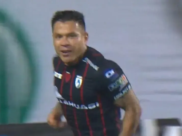 Video: Álvaro Ramos marca golazo de chilena para Iquique en la Primera B.