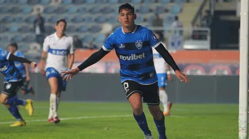 Huachipato queda a un punto de la cima