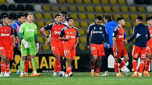 Hinchas azules estallaron por jugadas polémicas en caída ante Coquimbo.