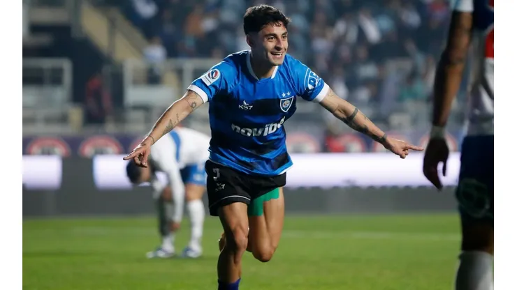 Altamirano marcó el segundo tanto de Huachipato ante la UC.