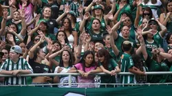 En Brasil ya se disputaron partidos con solo mujeres y niños en las gradas.