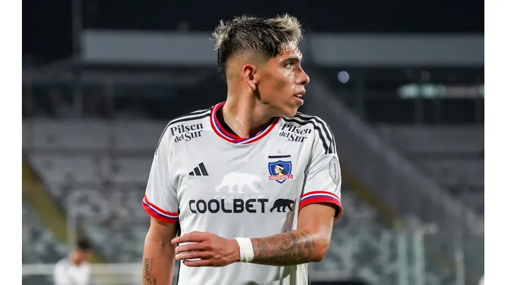 Carlos Palacios sería comprado por Colo Colo y en Vasco quieren venderlo