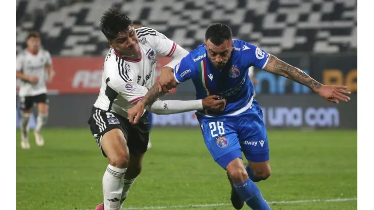 Cereceda quedó molesto con la disparidad de criterio para revisar jugadas.