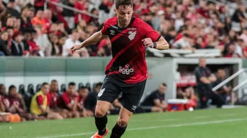 Arriagada fue citado para enfrentar a Internacional de Porto Alegre.