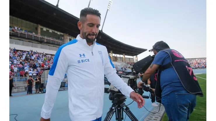 En Colo Colo por ahora descartan a Mauricio Isla