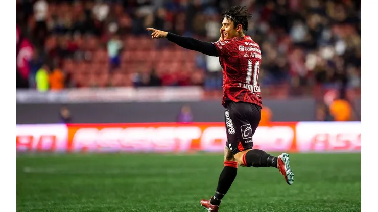 Joaquín Montecinos es seguido por Colo Colo y el delantero aún no sabe que será de su futuro.
