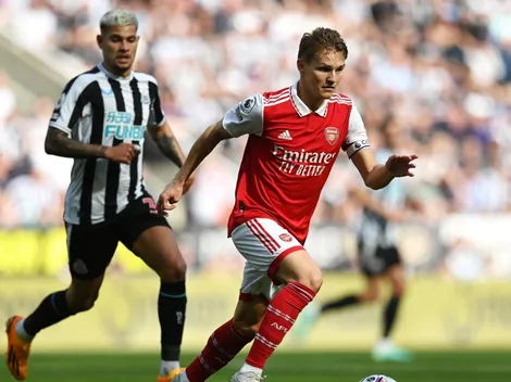 Arsenal derrota al Newcastle y sigue en la lucha por la Premier League
