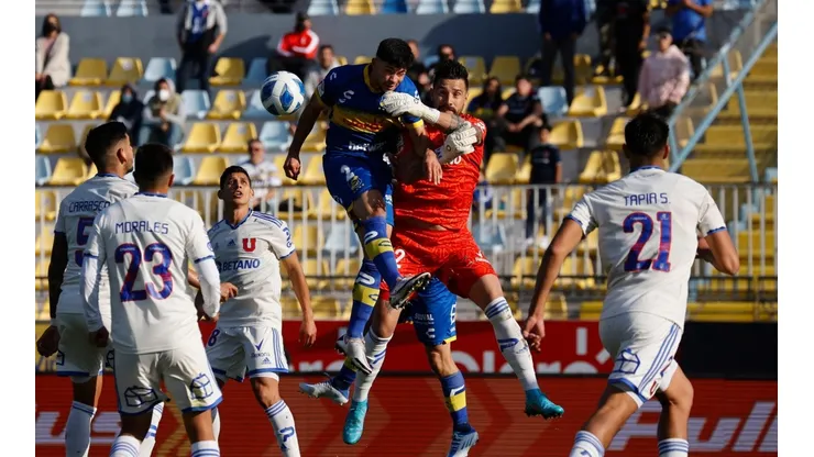 Ex jugador azul no la pasa nada de bien en Ecuador.