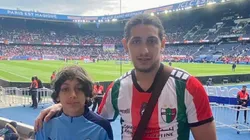 Un hincha con la camiseta de Palestino fue expulsado del estadio del PSG.
