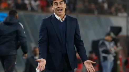 Un ex histórico dirigente de Colo Colo critica con todo a Gustavo Quinteros