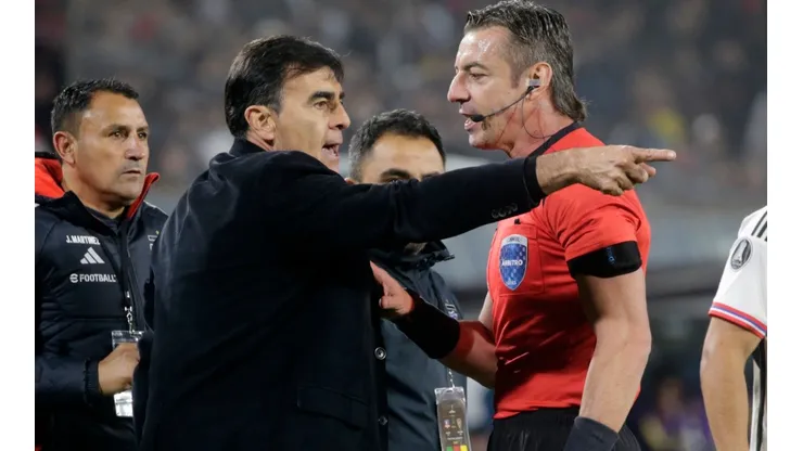 Gustavo Quinteros se le salió cadena en Colo Colo