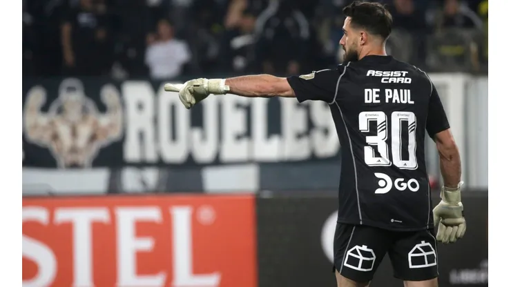 Fernando de Paul no logró hacer mucho ante Boca Juniors en el arco de Colo Colo