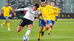 Damián Pizarro batalló duro ante los defensa de Boca en la Libertadores.