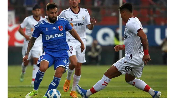 Hasta ahora, Gallegos solo podría dirigir en la liga mexicana.